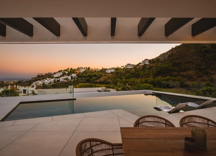 VILLA DE LUJO EN PRIMERA LÍNEA DE GOLF CON VISTAS PANORÁMICAS EN LOMAS DE LA QUINTA