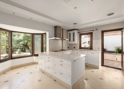 MAGNÍFICA VILLA EN EL CORAZÓN DE LA MILLA DE ORO DE MARBELLA