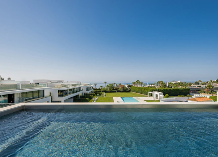 LUJO EXCEPCIONAL EN UNA PRESTIGIOSA COMUNIDAD DE MARBELLA