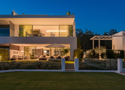 LUJO EXCEPCIONAL EN UNA PRESTIGIOSA COMUNIDAD DE MARBELLA