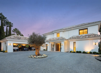 VILLA DE LUJO EN LA EXCLUSIVA SIERRA BLANCA, MILLA DE ORO DE MARBELLA