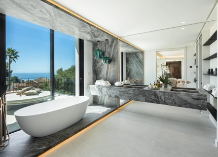 VILLA DE LUJO EN LA EXCLUSIVA SIERRA BLANCA, MILLA DE ORO DE MARBELLA