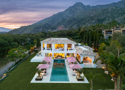 VILLA DE LUJO EN LA EXCLUSIVA SIERRA BLANCA, MILLA DE ORO DE MARBELLA