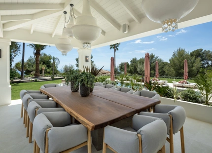 VILLA DE LUJO EN LA EXCLUSIVA SIERRA BLANCA, MILLA DE ORO DE MARBELLA