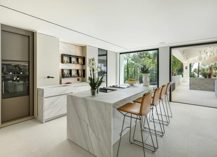 VILLA DE LUJO EN LA EXCLUSIVA SIERRA BLANCA, MILLA DE ORO DE MARBELLA