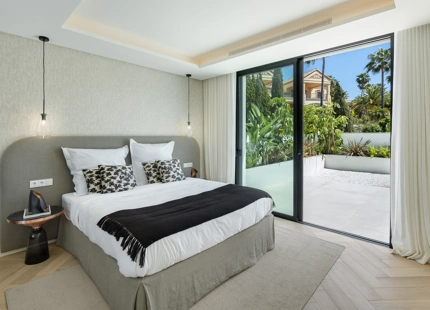 VILLA DE LUJO EN LA EXCLUSIVA SIERRA BLANCA, MILLA DE ORO DE MARBELLA