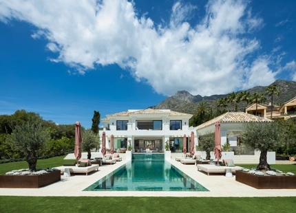 VILLA DE LUJO EN LA EXCLUSIVA SIERRA BLANCA, MILLA DE ORO DE MARBELLA