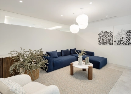ELEGANT CONTEMPORARY VILLA IN LA CERQUILLA, NUEVA ANDALUCÍA