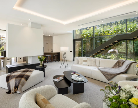 Villa for sale in La Cerquilla, Nueva Andalucia