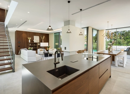 ELEGANT CONTEMPORARY VILLA IN LA CERQUILLA, NUEVA ANDALUCÍA