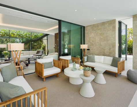 Villa for sale in La Cerquilla, Nueva Andalucia