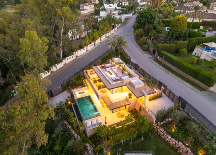 ELEGANT CONTEMPORARY VILLA IN LA CERQUILLA, NUEVA ANDALUCÍA