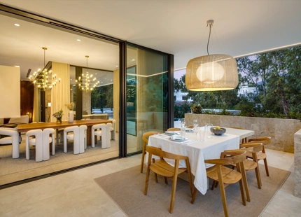 ELEGANT CONTEMPORARY VILLA IN LA CERQUILLA, NUEVA ANDALUCÍA