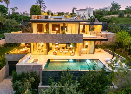 ELEGANT CONTEMPORARY VILLA IN LA CERQUILLA, NUEVA ANDALUCÍA