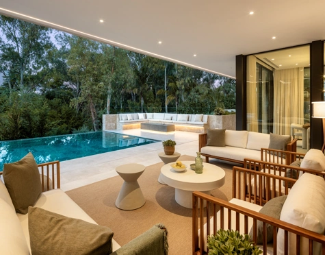 Villa for sale in La Cerquilla, Nueva Andalucia