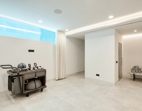 Villa for sale in La Cerquilla, Nueva Andalucia