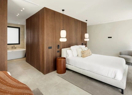 ELEGANT CONTEMPORARY VILLA IN LA CERQUILLA, NUEVA ANDALUCÍA