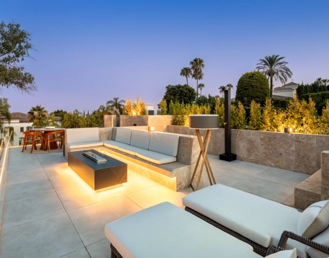 Villa for sale in La Cerquilla, Nueva Andalucia