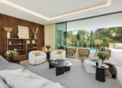ELEGANT CONTEMPORARY VILLA IN LA CERQUILLA, NUEVA ANDALUCÍA