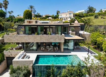 ELEGANT CONTEMPORARY VILLA IN LA CERQUILLA, NUEVA ANDALUCÍA