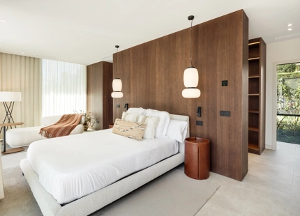 ELEGANT CONTEMPORARY VILLA IN LA CERQUILLA, NUEVA ANDALUCÍA