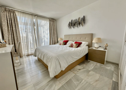 LUXURIOUS PENTHOUSE IN PREMIER BEACHFRONT URBANISATION
