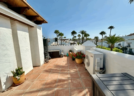 LUXURIOUS PENTHOUSE IN PREMIER BEACHFRONT URBANISATION