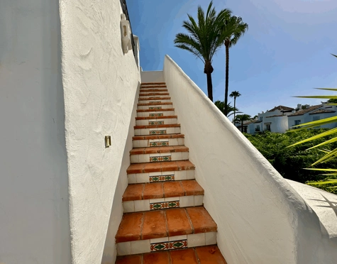 Ático en venta en Alcazaba Beach, Estepona East