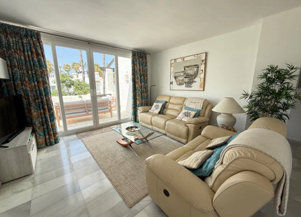 LUXURIOUS PENTHOUSE IN PREMIER BEACHFRONT URBANISATION