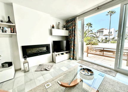 LUXURIOUS PENTHOUSE IN PREMIER BEACHFRONT URBANISATION