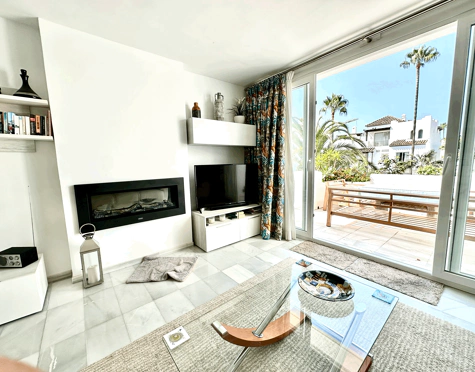 Ático en venta en Alcazaba Beach, Estepona East