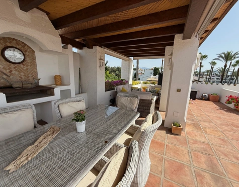Ático en venta en Alcazaba Beach, Estepona East