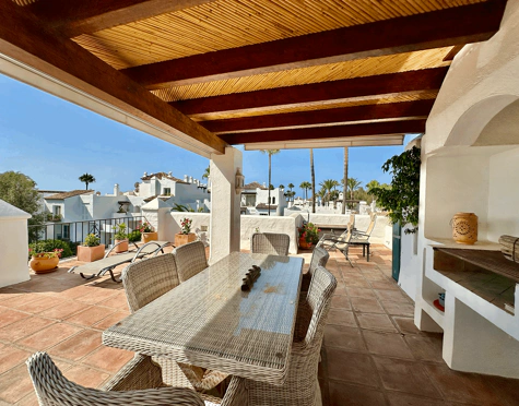 Ático en venta en Alcazaba Beach, Estepona East