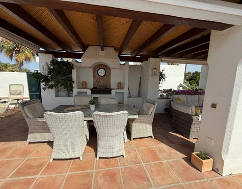 Ático en venta en Alcazaba Beach, Estepona East