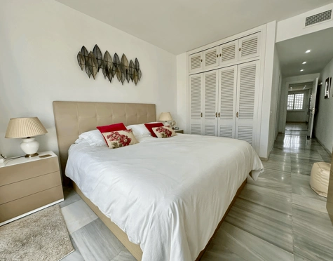 Ático en venta en Alcazaba Beach, Estepona East
