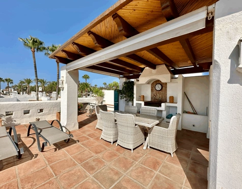Ático en venta en Alcazaba Beach, Estepona East