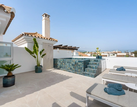 Penthouse for sale in Nueva Andalucia, Marbella