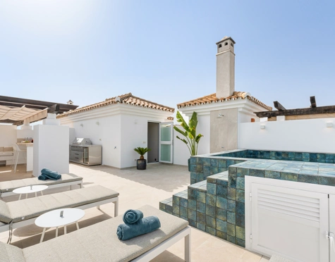 Penthouse for sale in Nueva Andalucia, Marbella