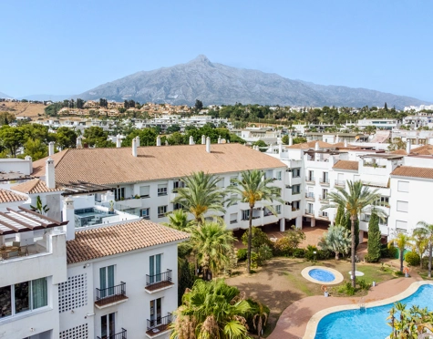 Penthouse for sale in Nueva Andalucia, Marbella
