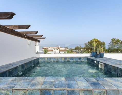 Penthouse for sale in Nueva Andalucia, Marbella