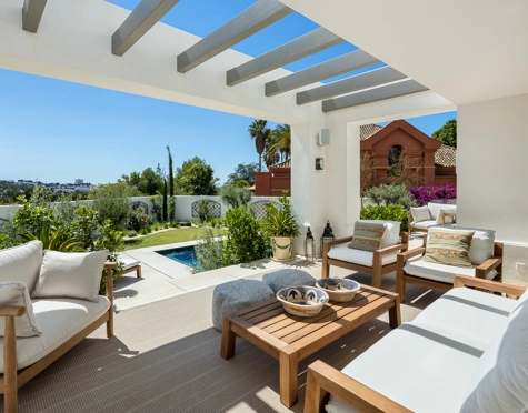 Villa for sale in La Quinta, Benahavis