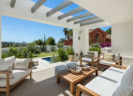 STUNNING MEDITERRANEAN VILLA BY JORGE RINCÓN WONG IN LA QUINTA