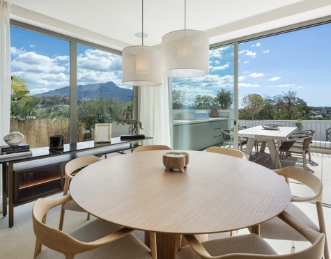 Villa for sale in La Quinta, Benahavis