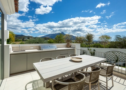 STUNNING MEDITERRANEAN VILLA BY JORGE RINCÓN WONG IN LA QUINTA