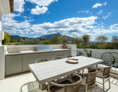 Villa for sale in La Quinta, Benahavis