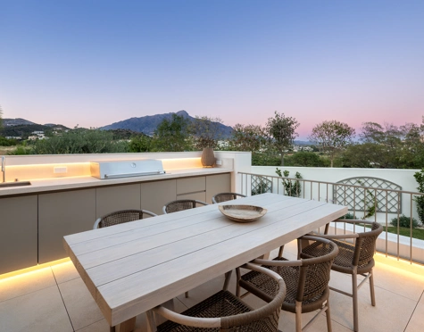 Villa for sale in La Quinta, Benahavis