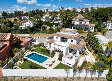 STUNNING MEDITERRANEAN VILLA BY JORGE RINCÓN WONG IN LA QUINTA