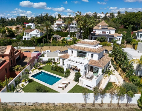 Villa for sale in La Quinta, Benahavis