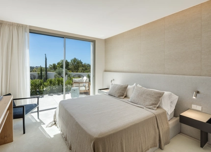 STUNNING MEDITERRANEAN VILLA BY JORGE RINCÓN WONG IN LA QUINTA