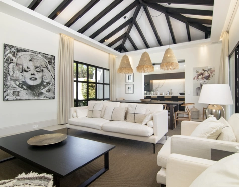 Villa en venta en Los Naranjos, Nueva Andalucia